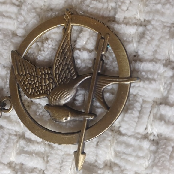 Hunger Games Necklace - Picture 2 of 7